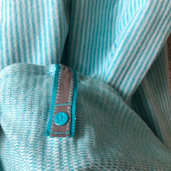 Lululemon Vinyassa Scarves - Picture 10 of 11